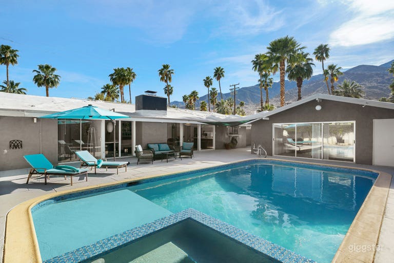  Mountain view from pool and jacuzzi 