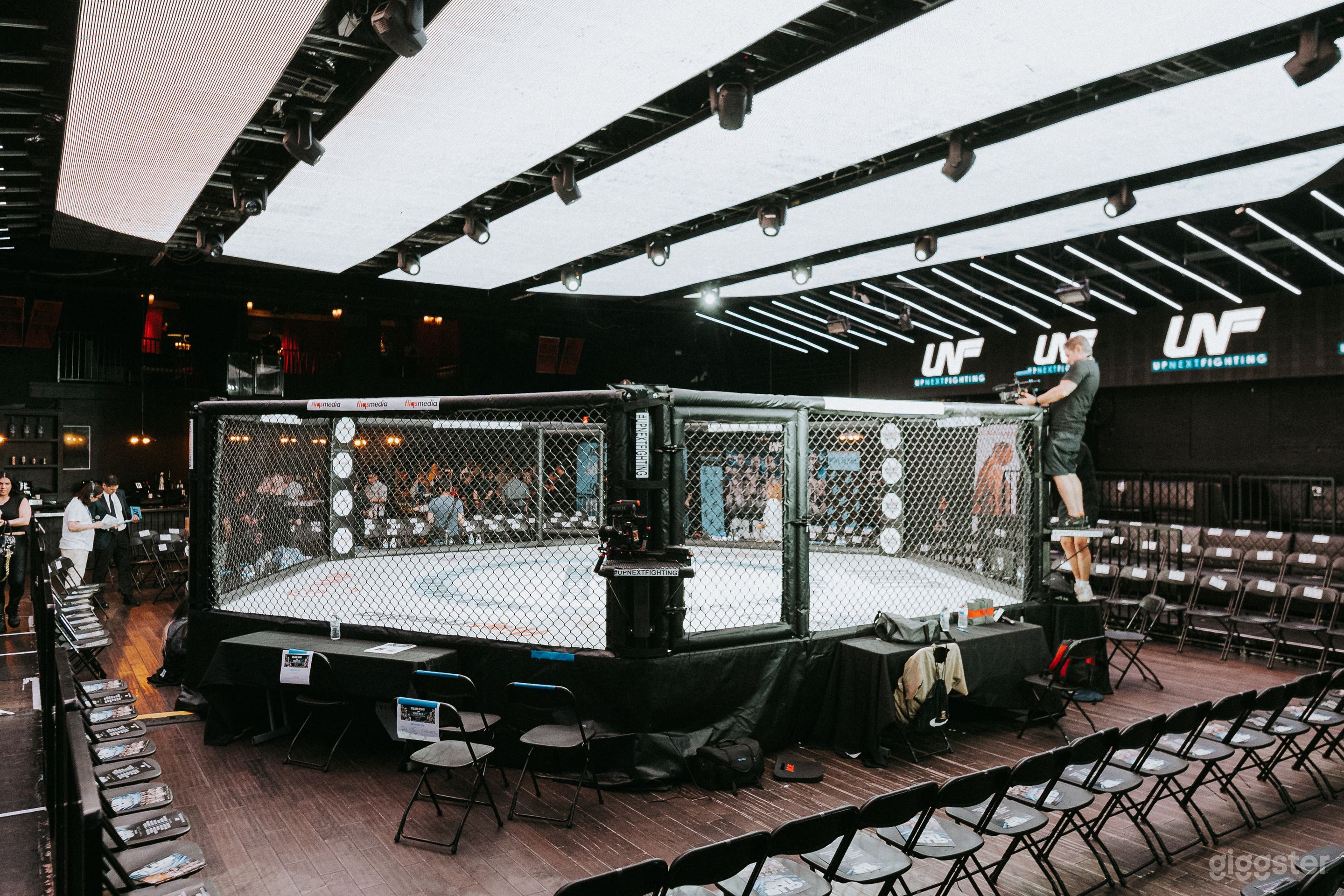 Immersive Indoor/Outdoor Hollywood Event Space  Photo 4