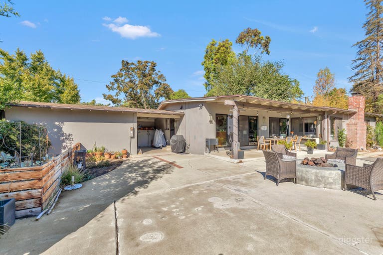  Firepit, Patio &amp; Garden 