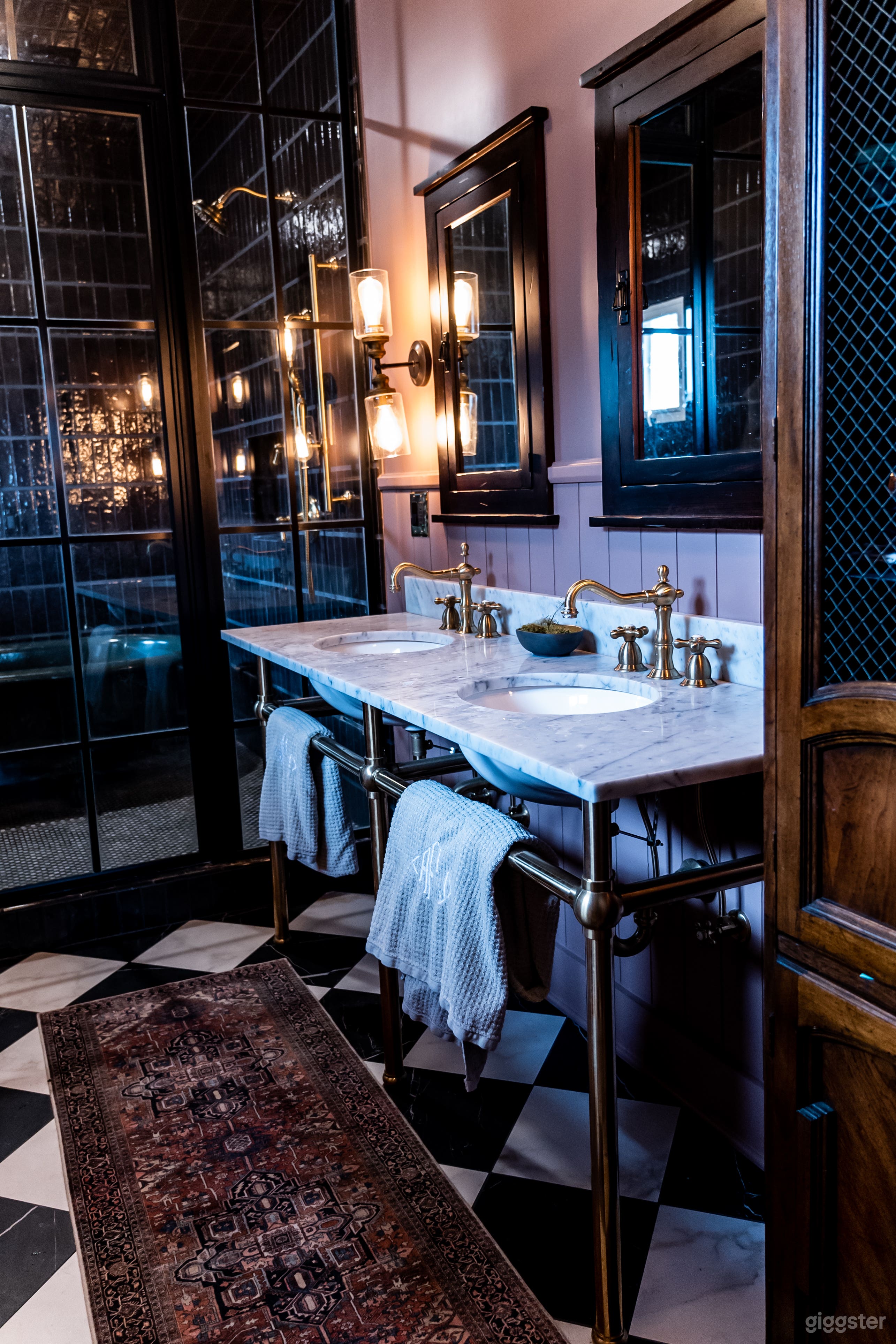 Beautifully Restored Huge Craftsman Home-Mid City  Photo 4