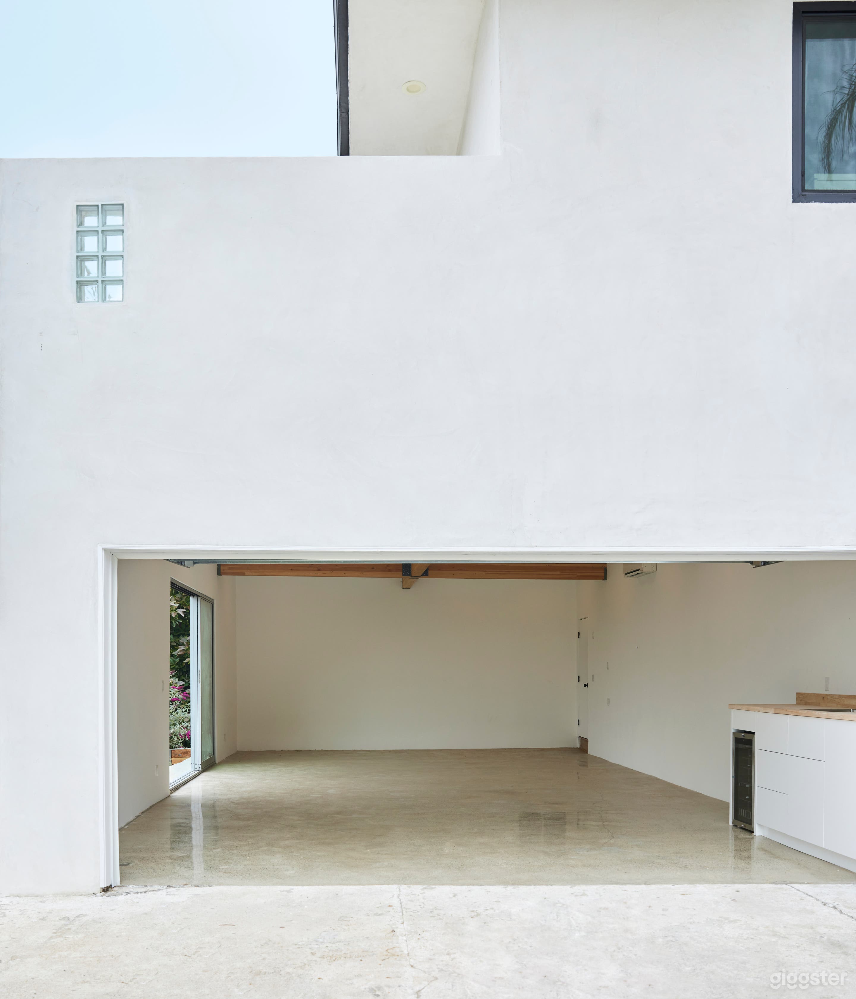 Airy Industrial Polished Concrete +WoodBeam Studio Photo 3