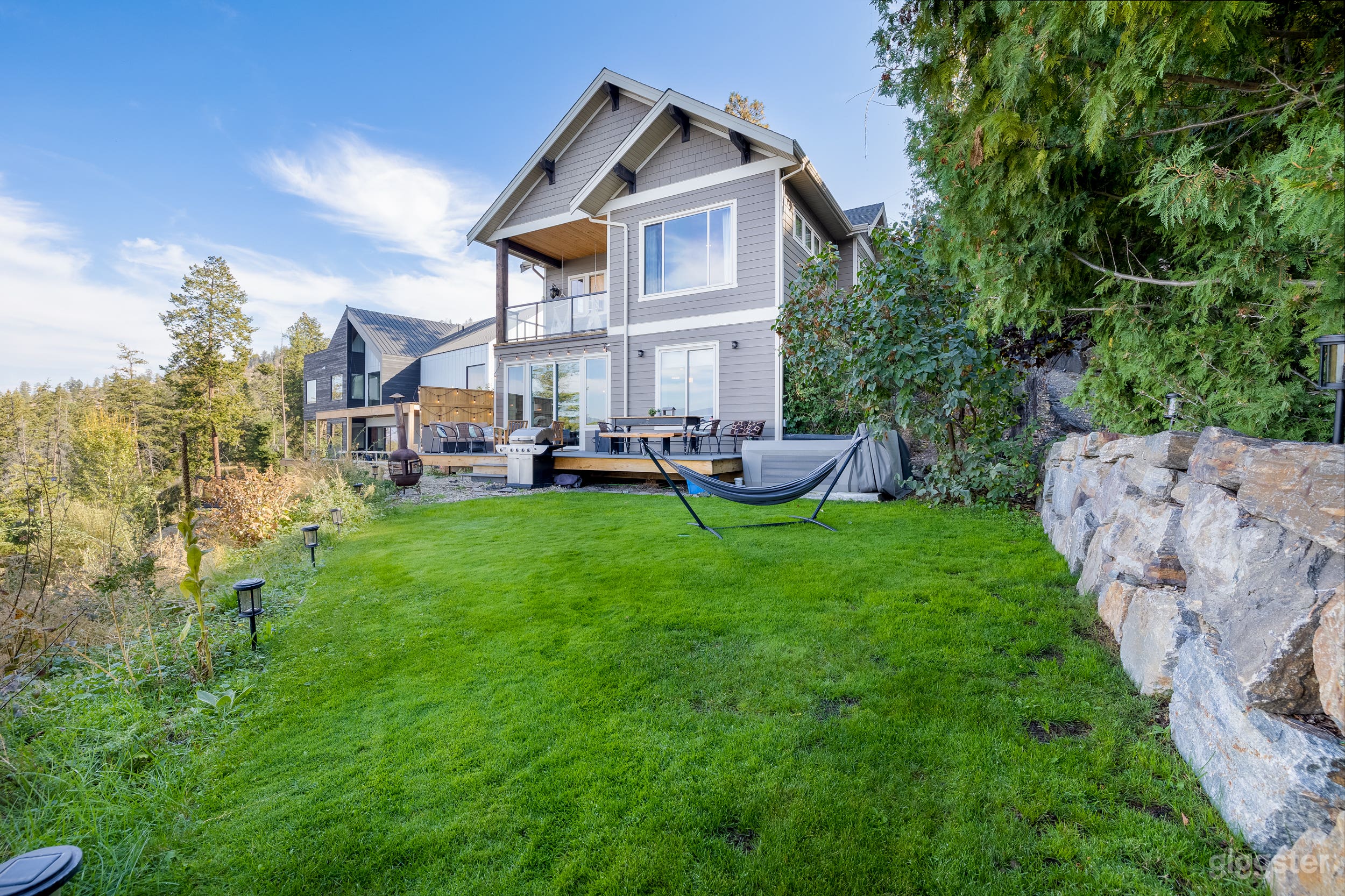 Lakeshore Luxe Photo 3