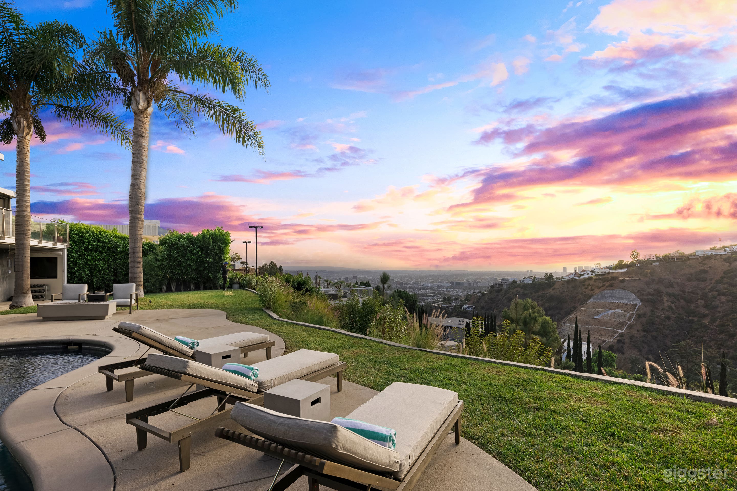 Hollywood Hills Modren home  Photo 3