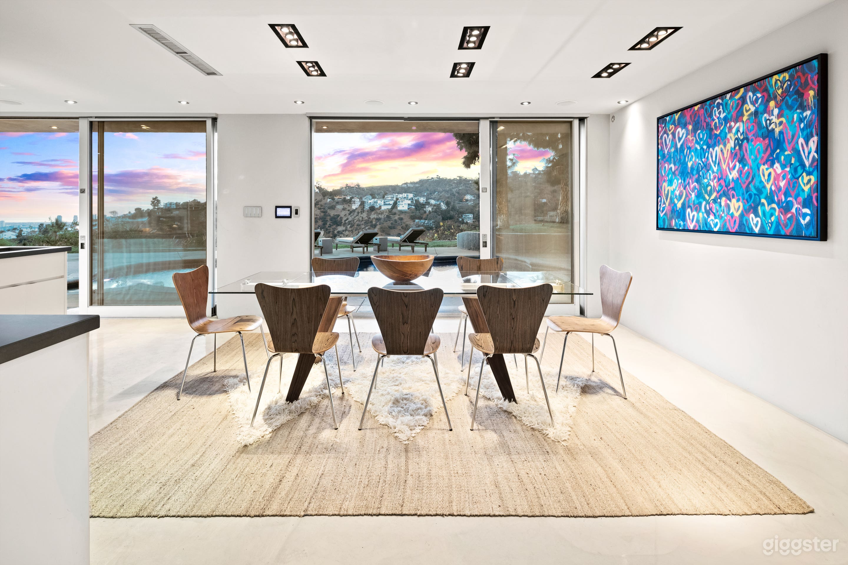 Hollywood Hills Modren home  Photo 4