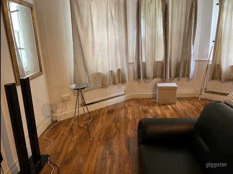  Photo Studio with Lights and Backdrop Photo 4