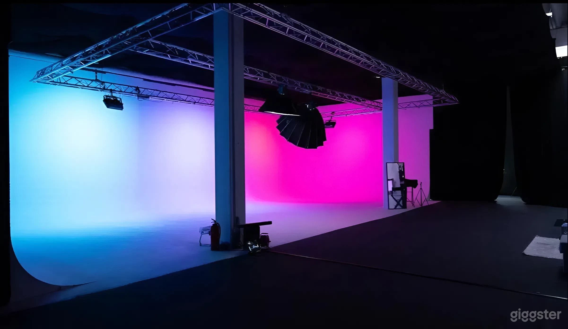 Modernes Content- & Filmstudio mit kreativem Raum Foto 2