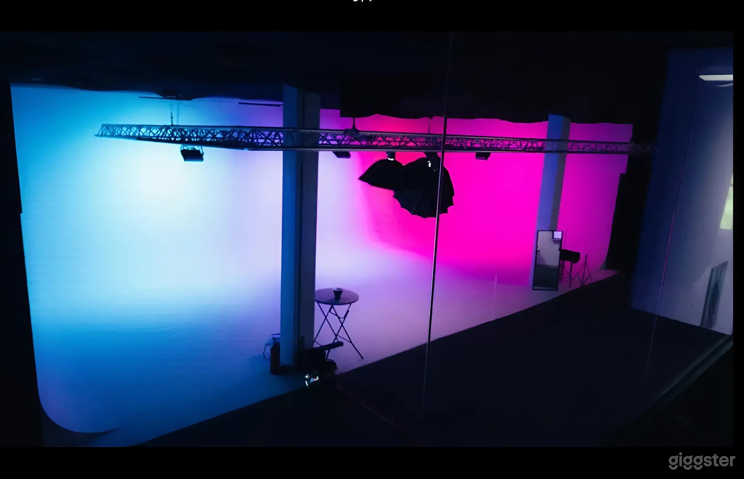 Modernes Content- & Filmstudio mit kreativem Raum Foto 4