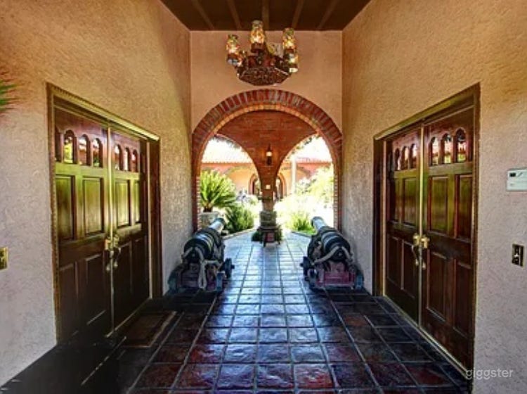 Spanish Style Tropical Courtyard  Photo 3