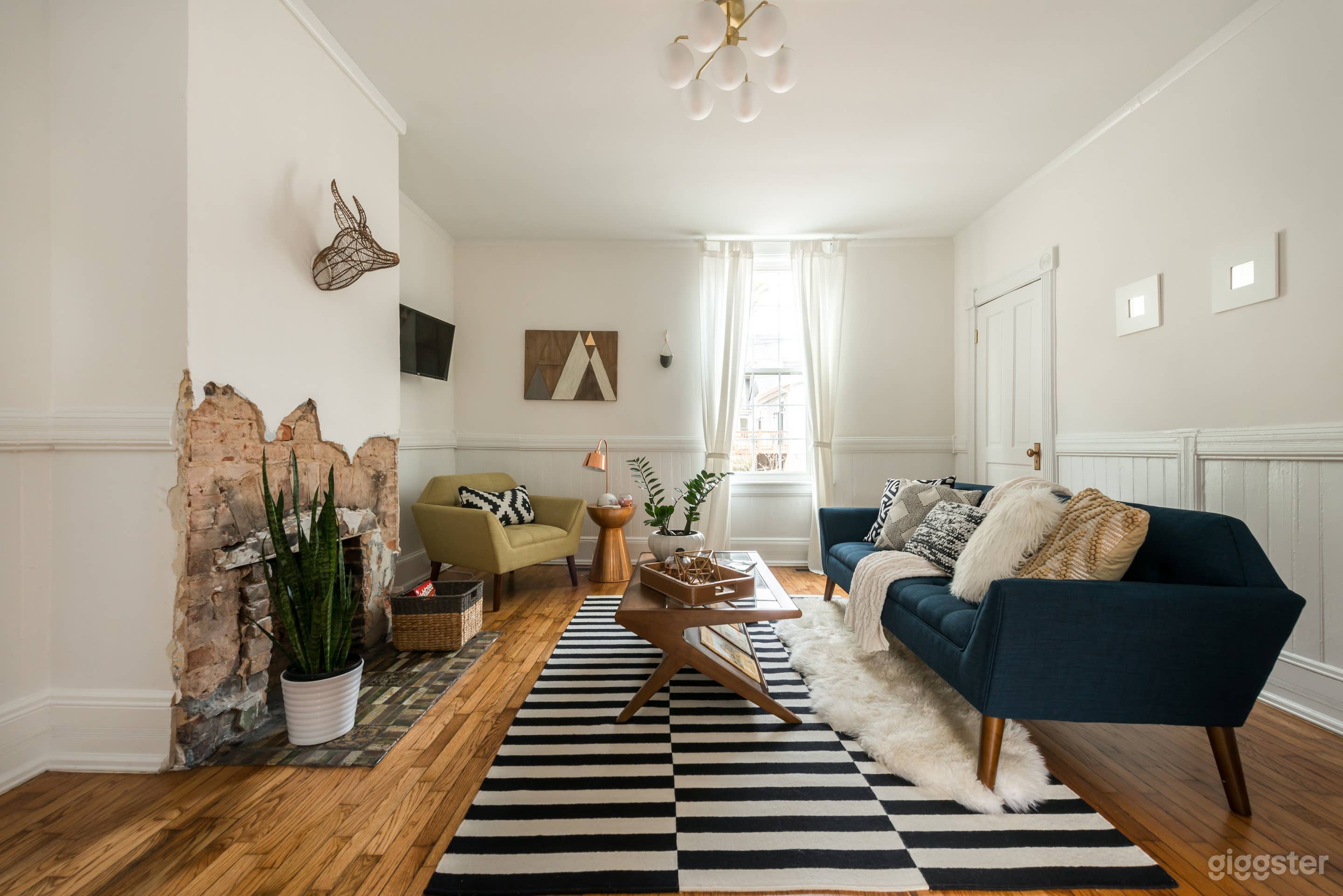 Buchanan | Designer, Renovated Rental Apartment Photo 1