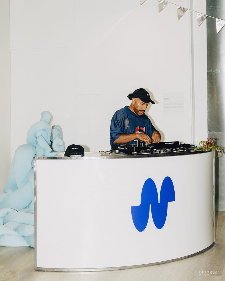  Toronto Wellness Venue Rental, 3975 sqft 