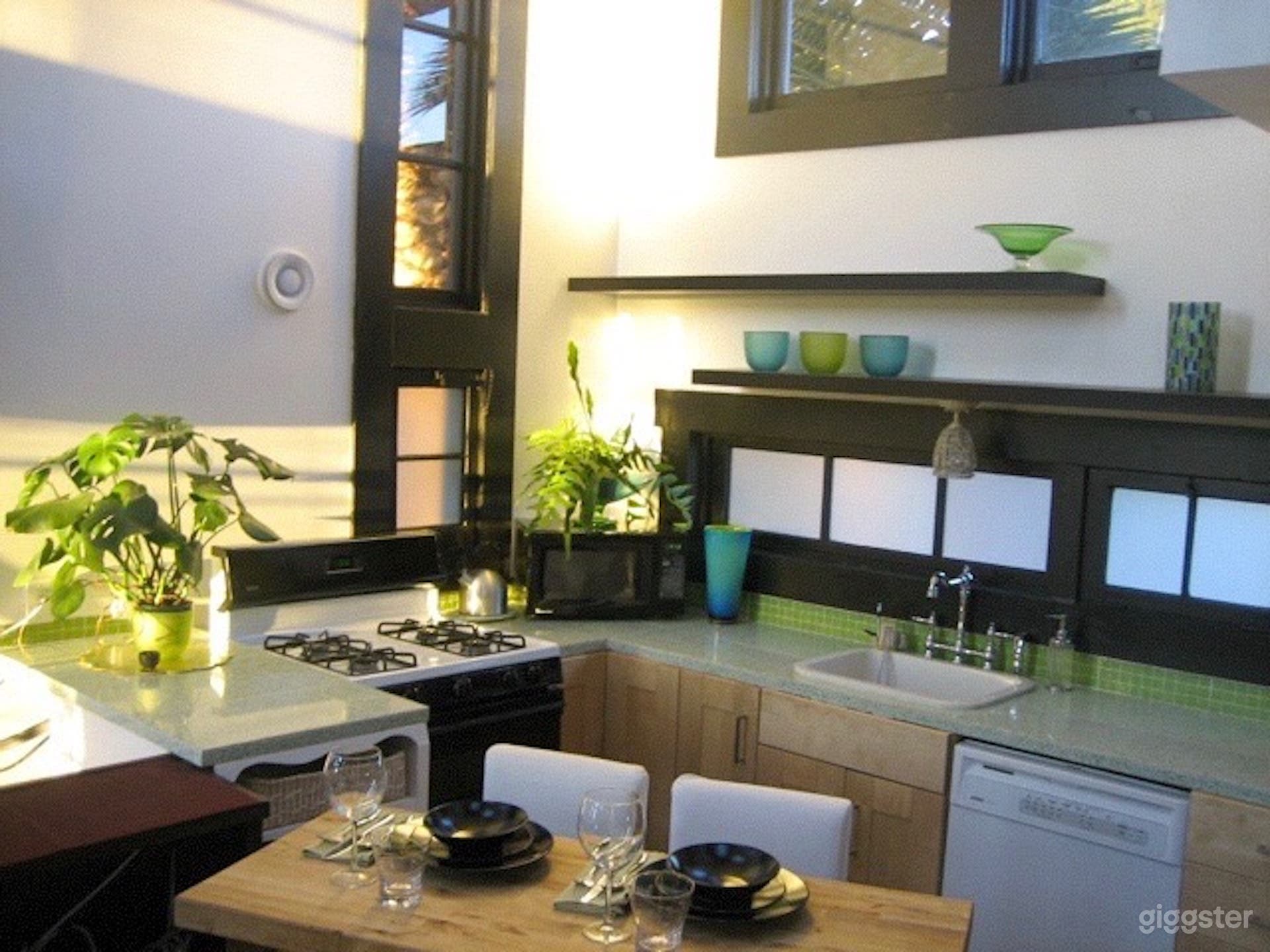 Venice House In Lush Enchanted Gardens Photo 2