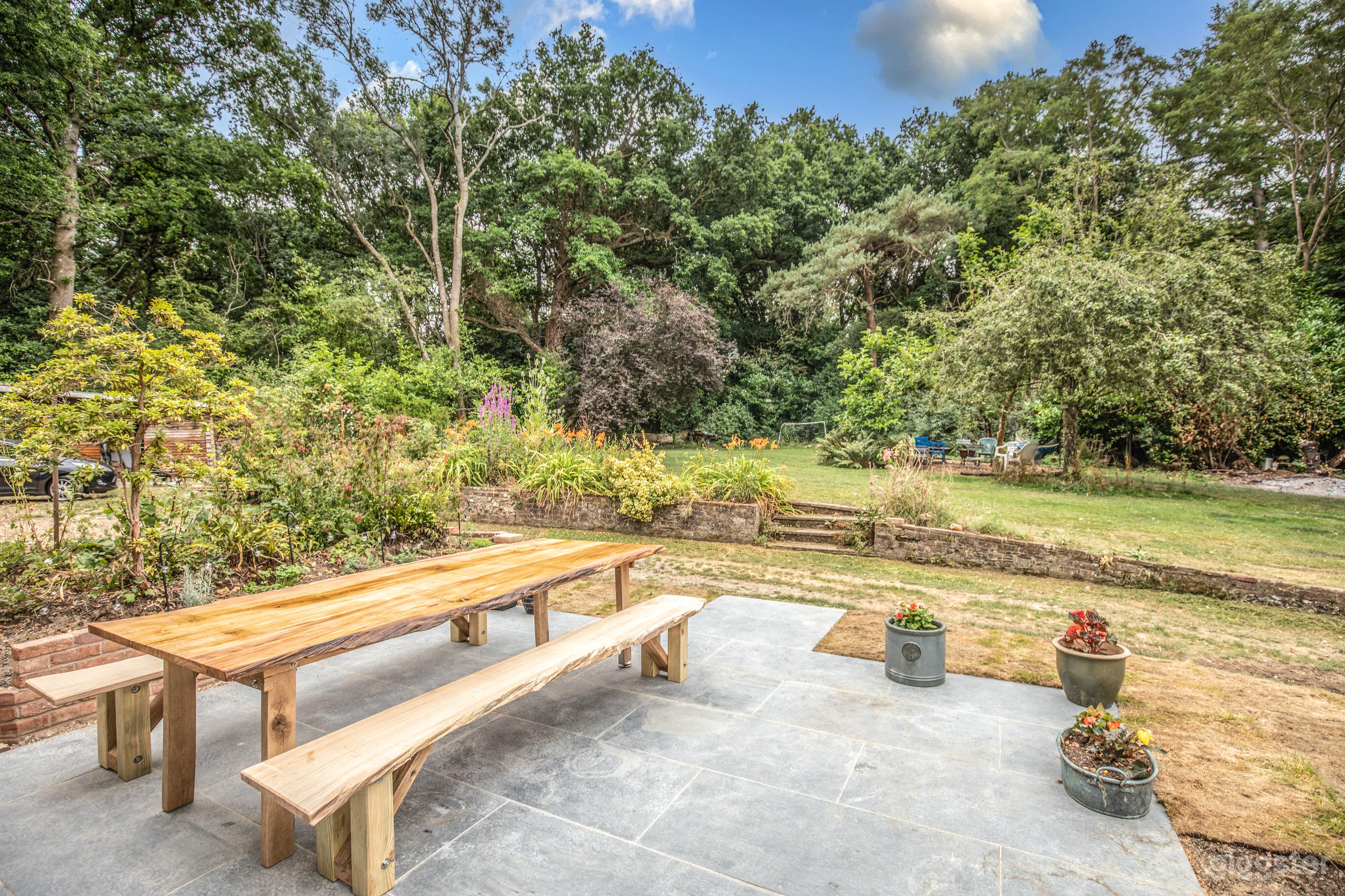 Detached Country House in 2 acres of Woodland Photo 3