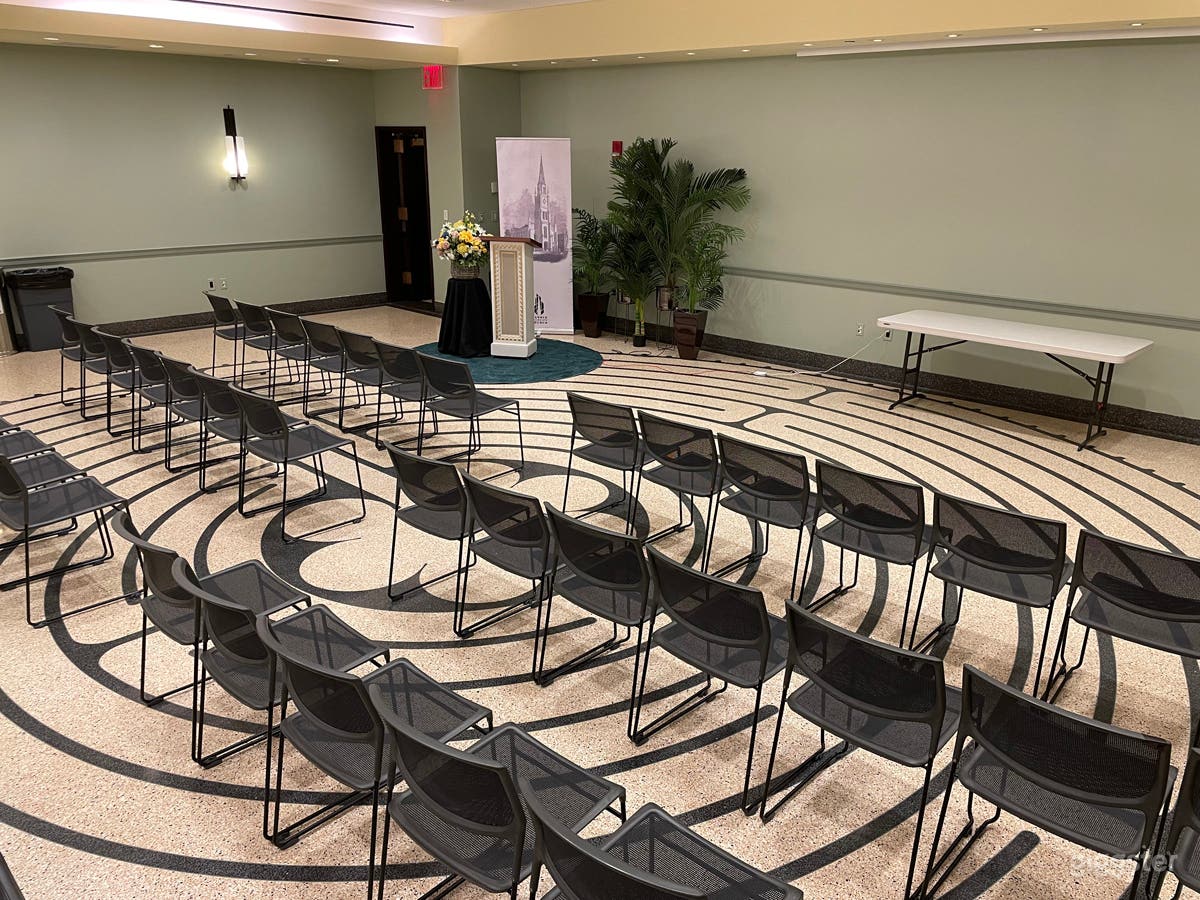 The Labyrinth: Flexible Assembly Space in NYC Photo 3