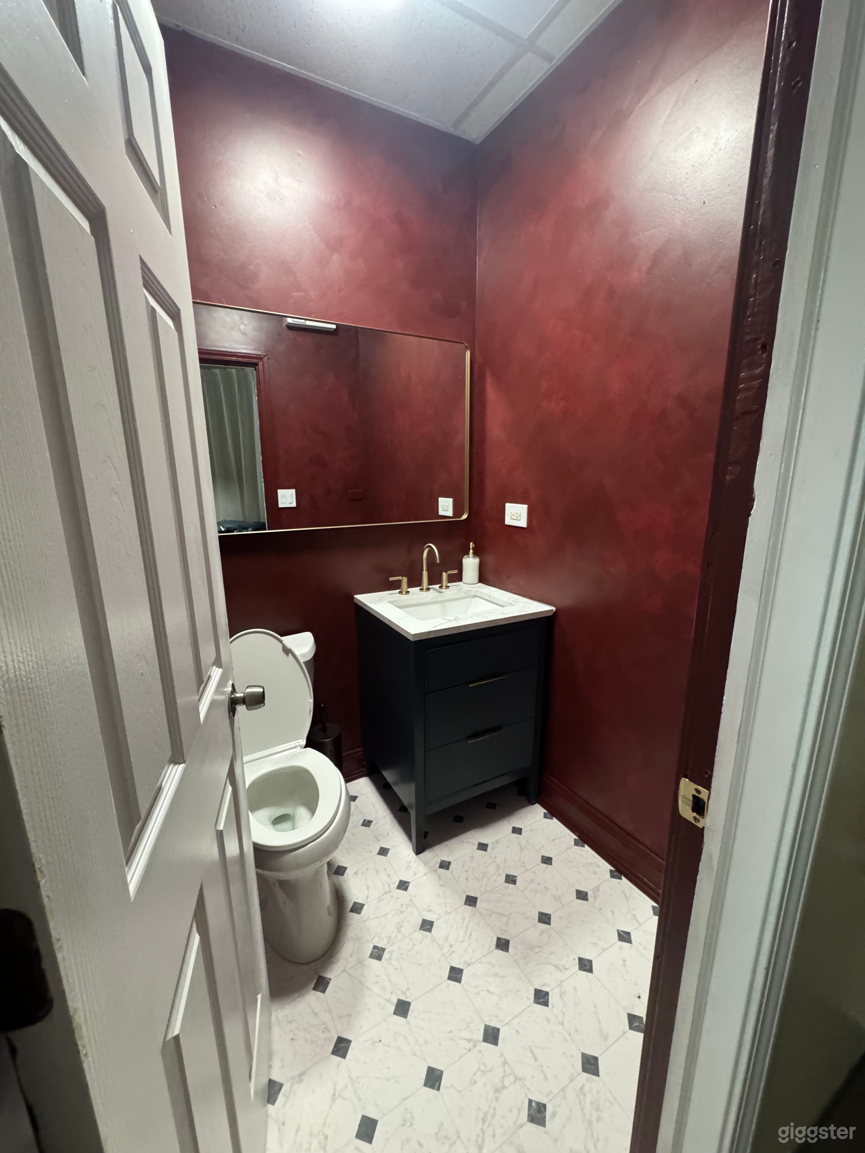 Luxury Flower Shop for Shoots &amp; Small Events Photo 3