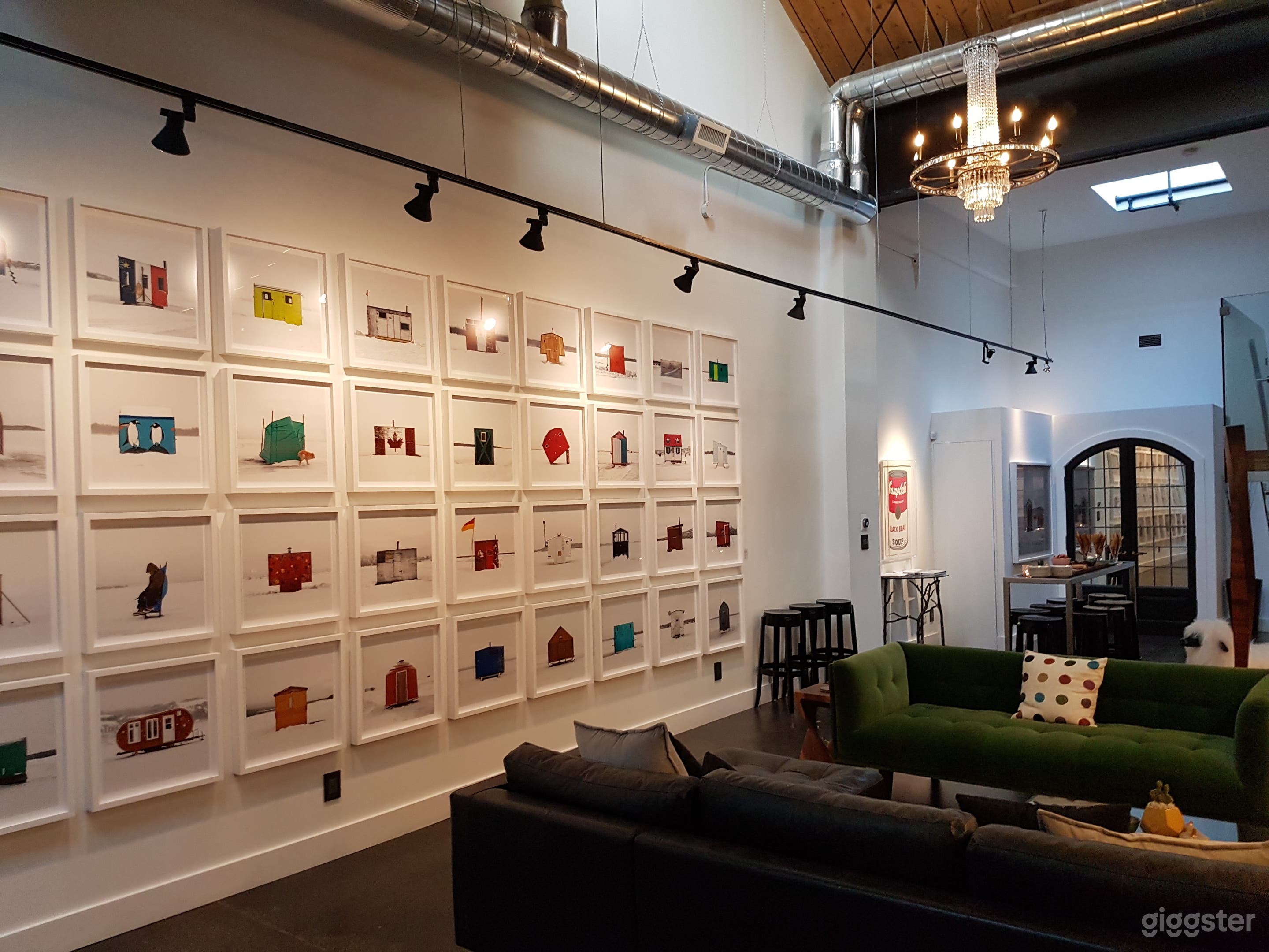 Multi-Level Contemporary Loft Photo 4