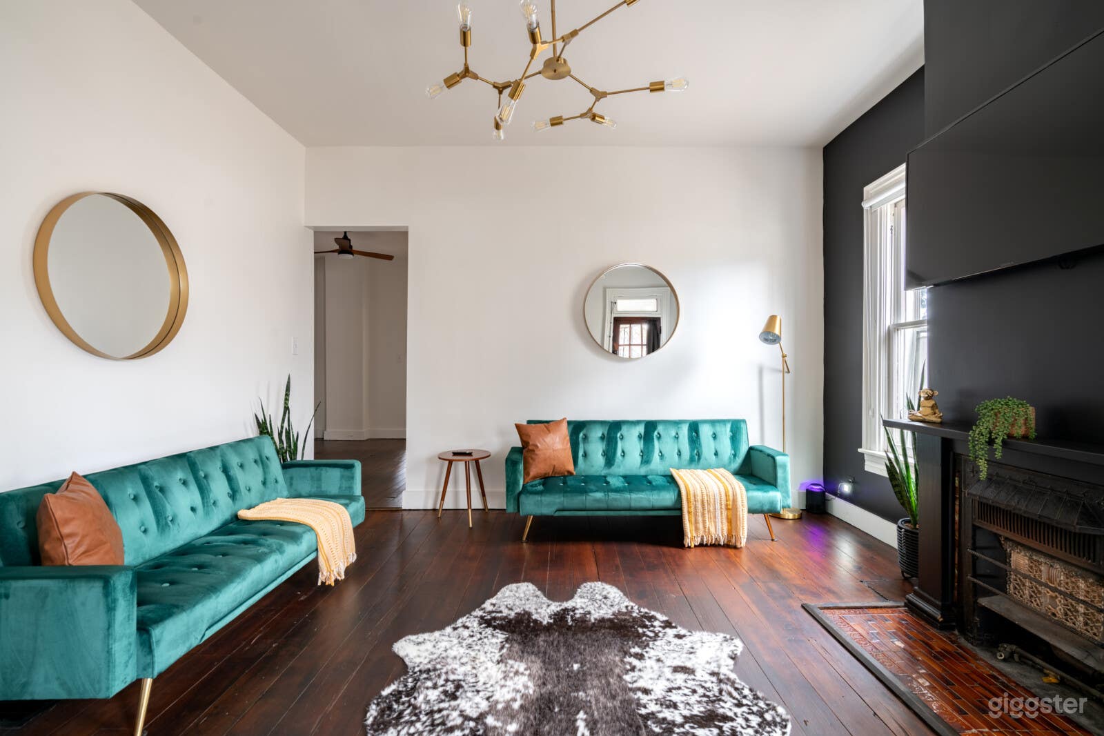 NEW LUXURY HOME DOWNTOWN (5BR LOFT/APT) Photo 2