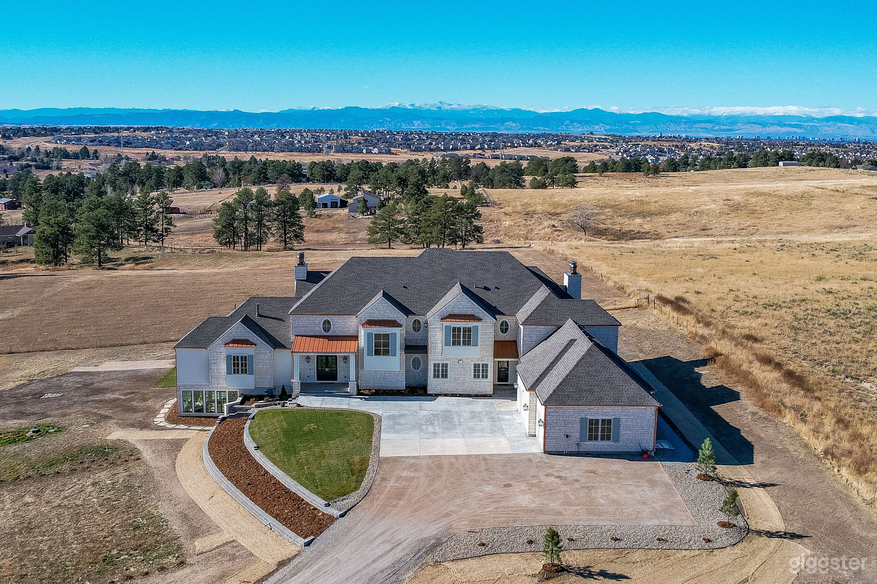 Comfortable Colorado Mansion Photo 1