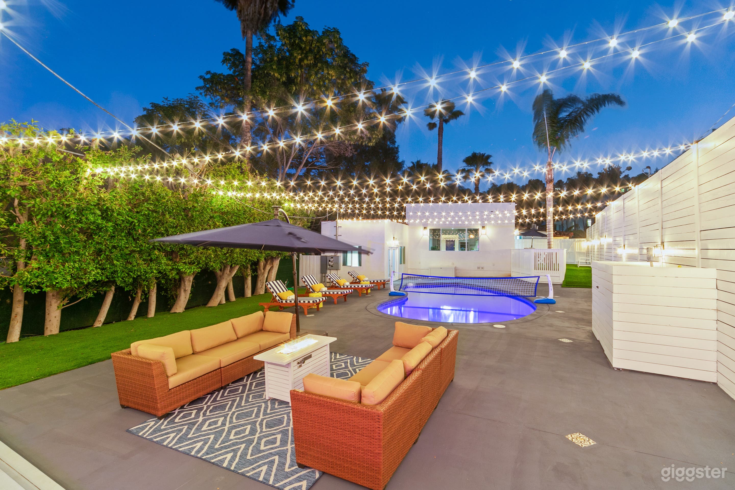 Universal Contemporary Villa Photo 1