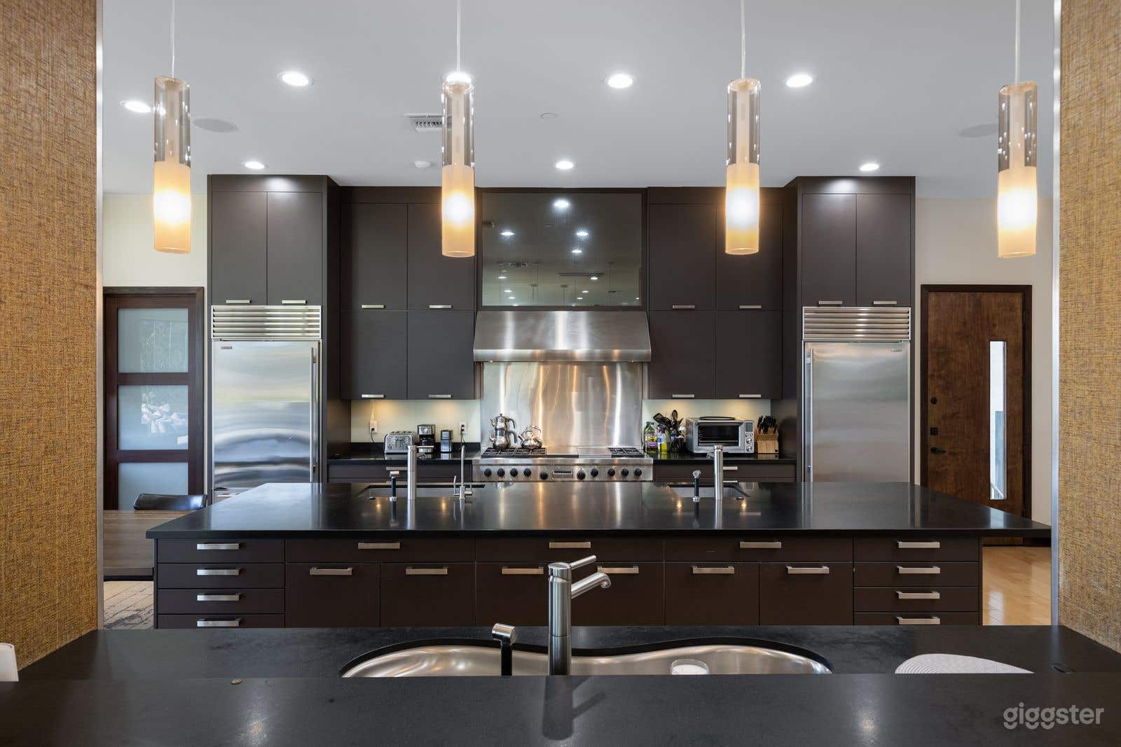 Stunning Mansion in Los Angeles ll Perfect for Production Photo 4