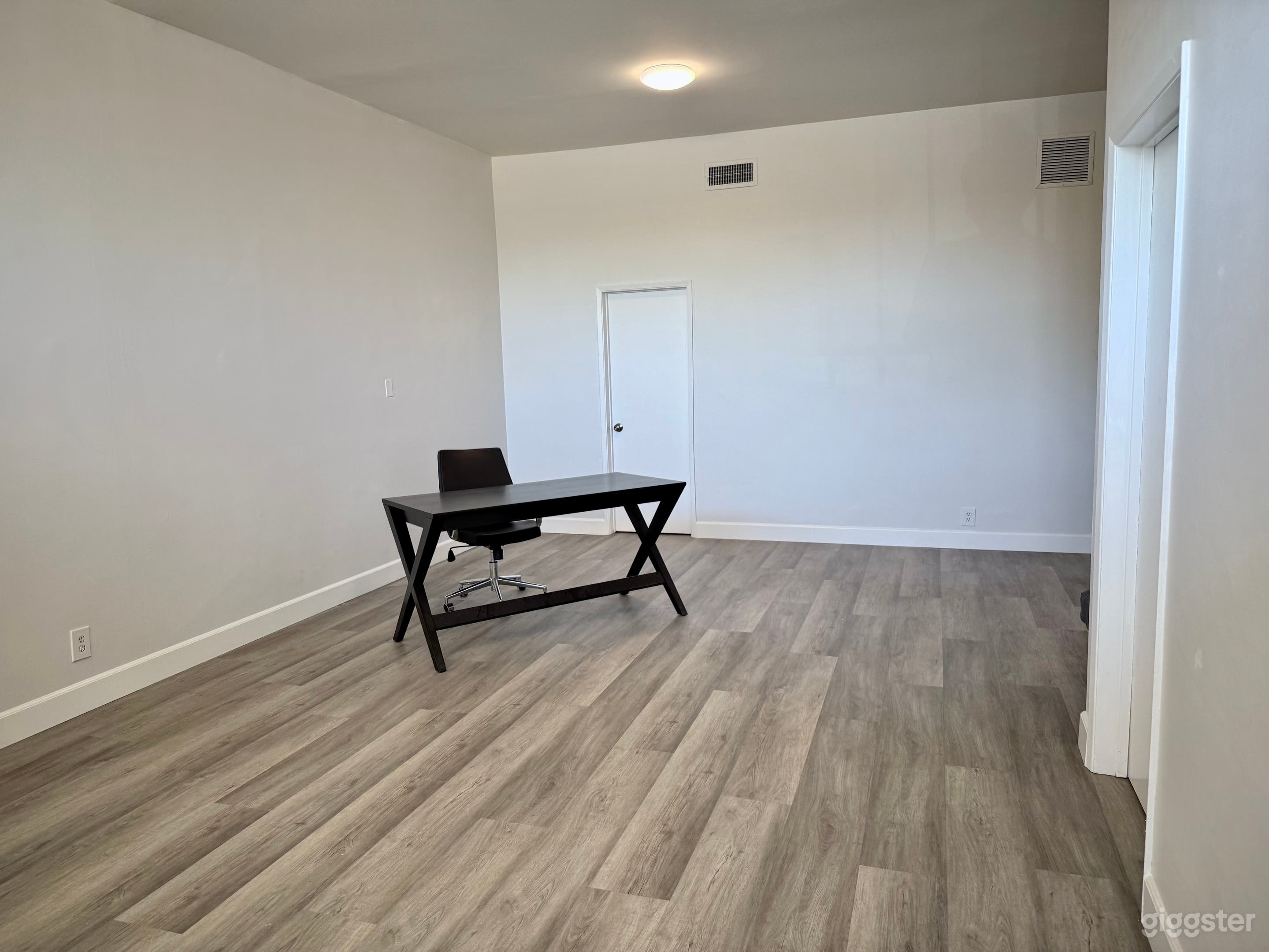 Flex and Open Space in Zaferia Neighborhood Photo 2