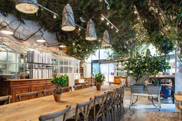  Lush and Vibrant Event Space in New York (King) 