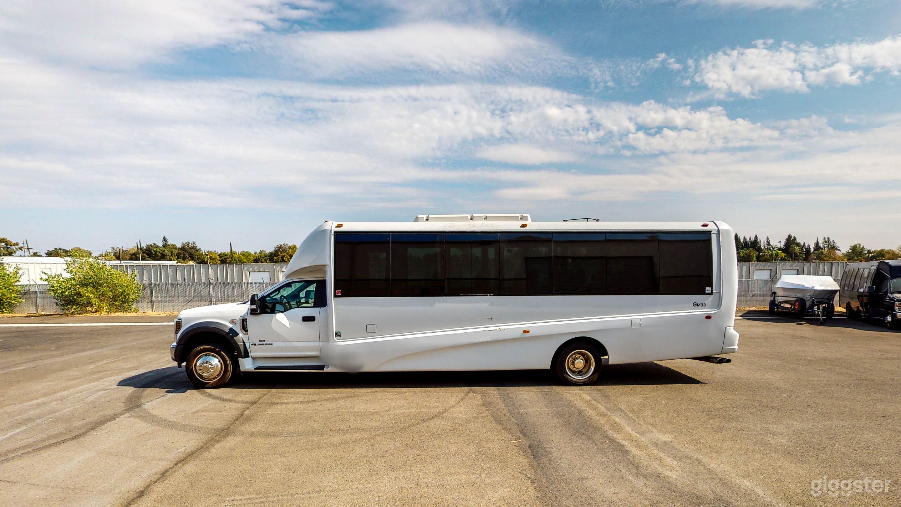 Ford F550 Bus Executive Photo 3