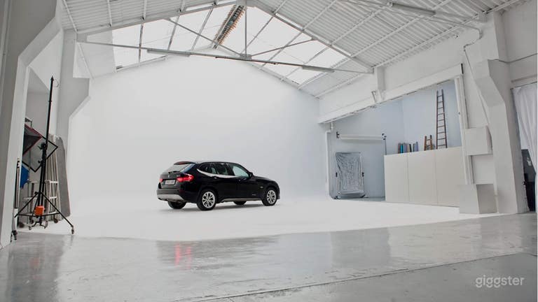  Amplio Estudio con acceso para coches al Plató 