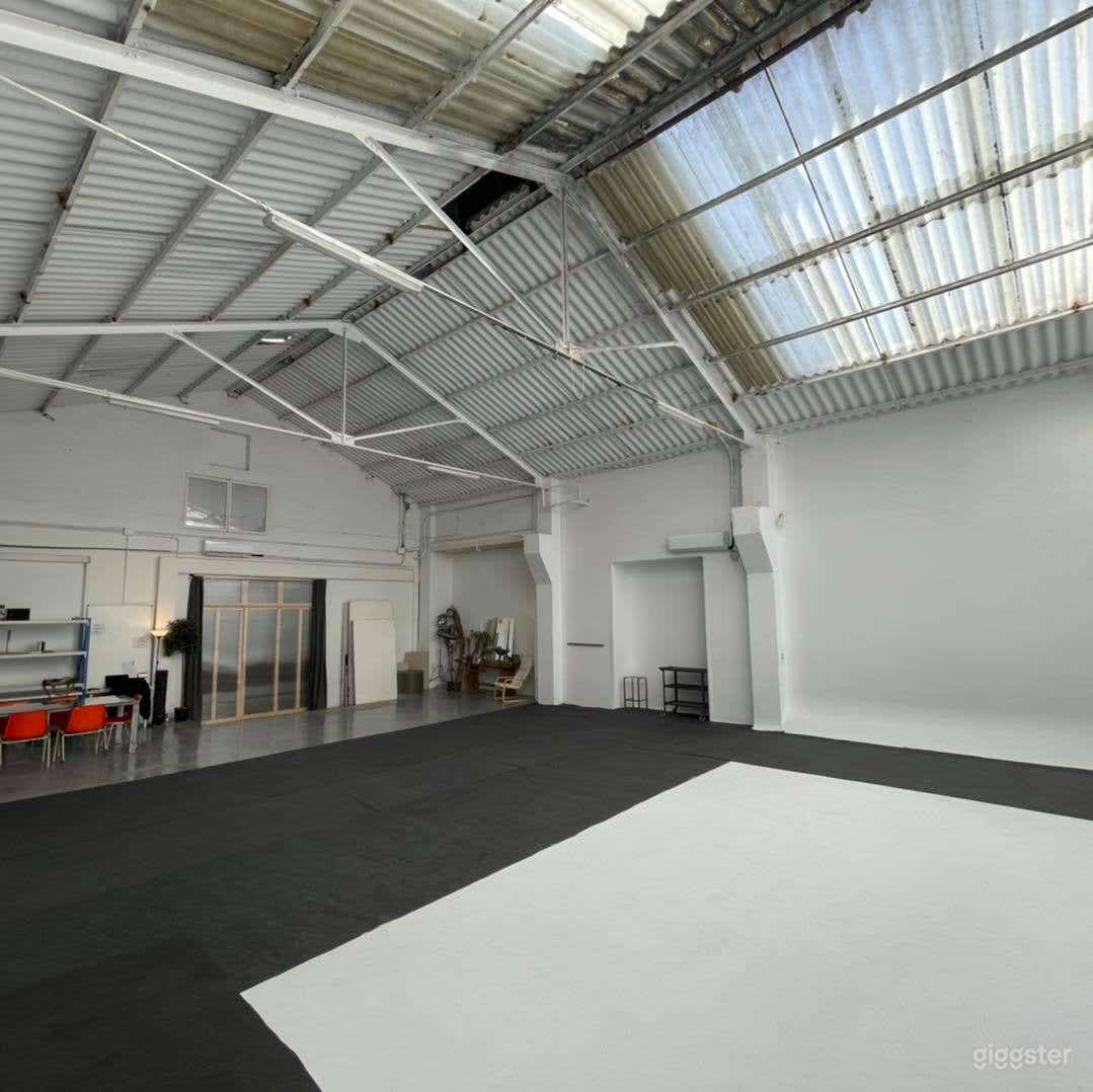 Amplio Estudio con acceso para coches al Plató Photo 2