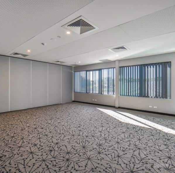 Elegant Eden Island Room for Small Meertings Photo 4