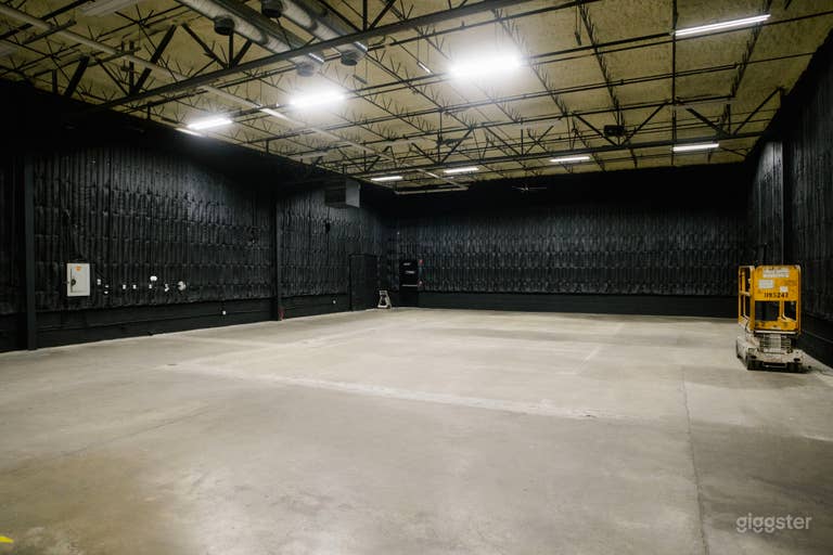  3700 sq ft Black Box Film and Photography Stage 