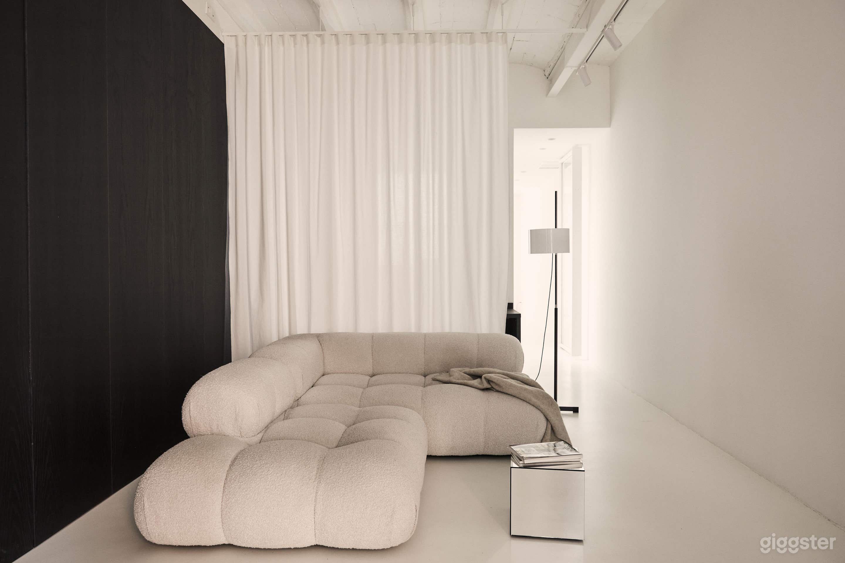 Minimalist loft-style home studio in Barcelona Photo 1