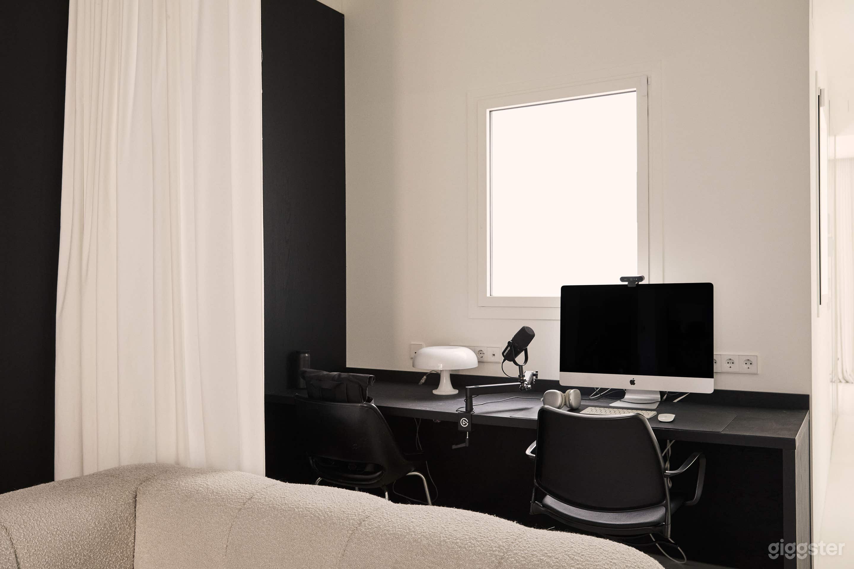 Minimalist loft-style home studio in Barcelona Photo 4