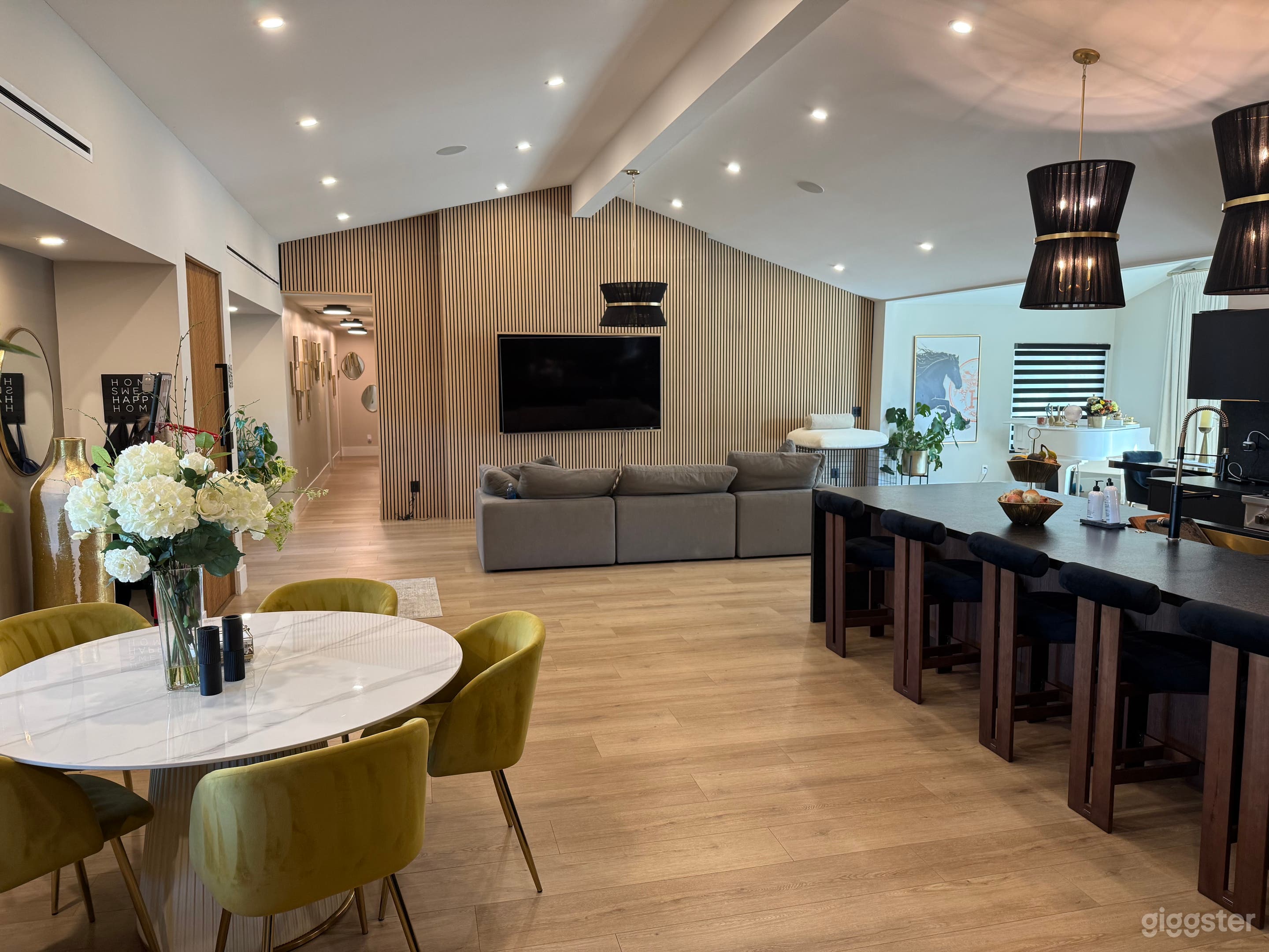Stunning Walnut Acres Modern Retreat! Photo 1