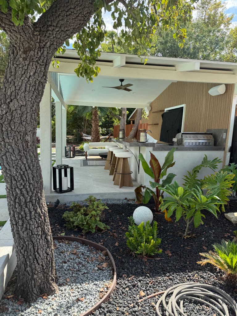  Stunning Walnut Acres Modern Retreat! 