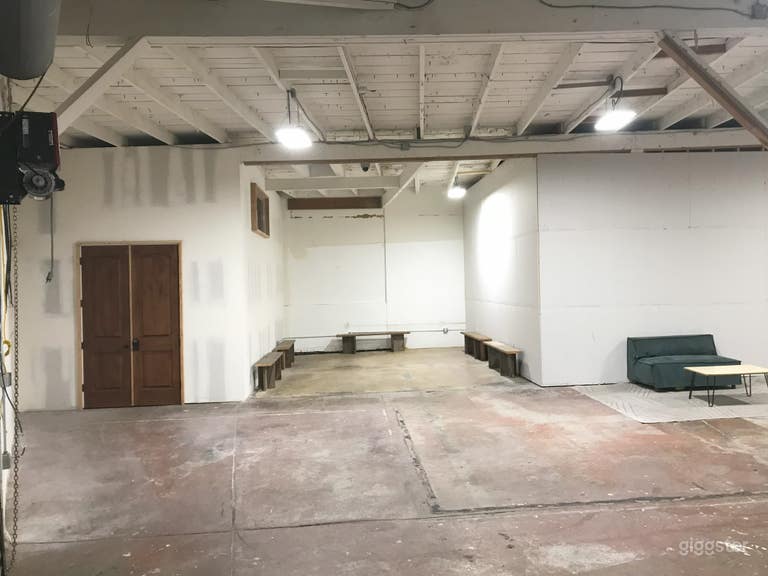  North Warehouse View w/ 300 square foot niche 