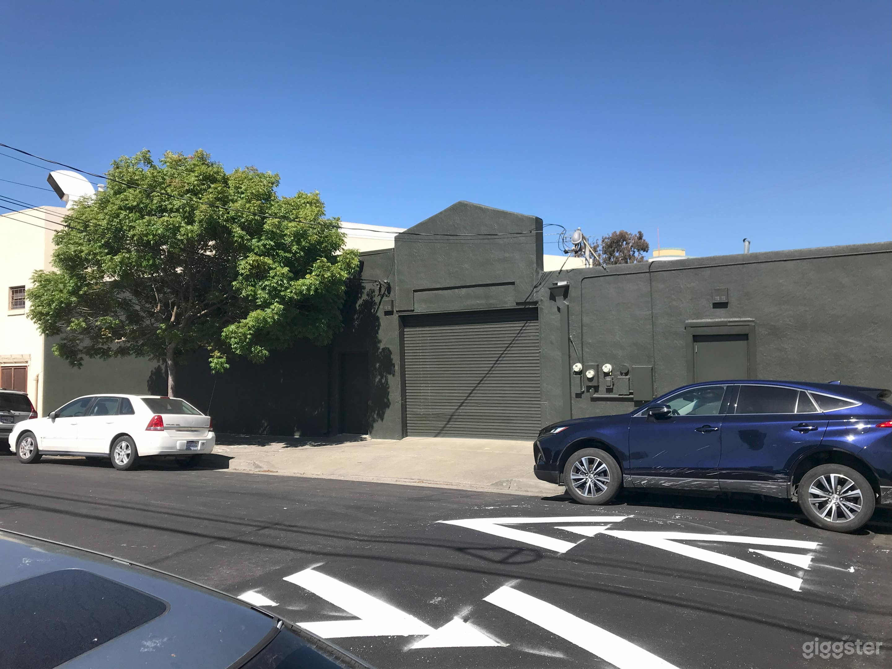 Facade West w Rollup Door