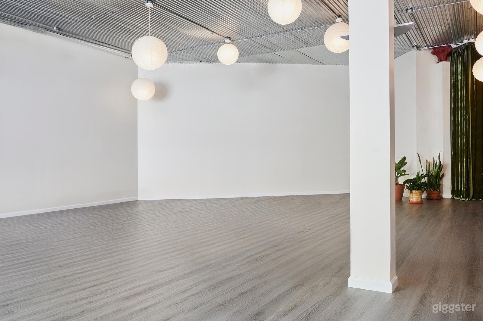 Open layout studio in Ridgewood Photo 1