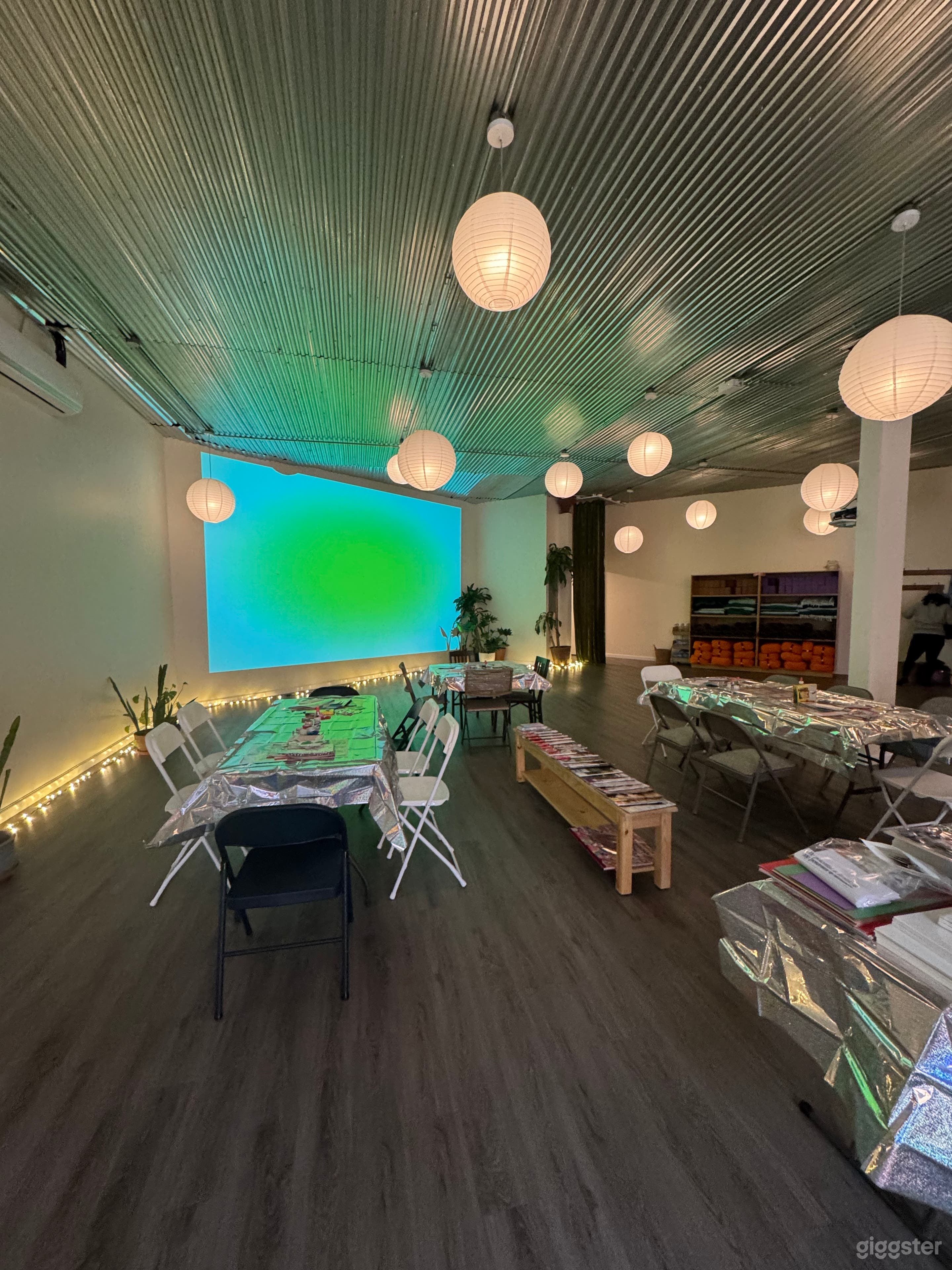 Open layout studio in Ridgewood Photo 3