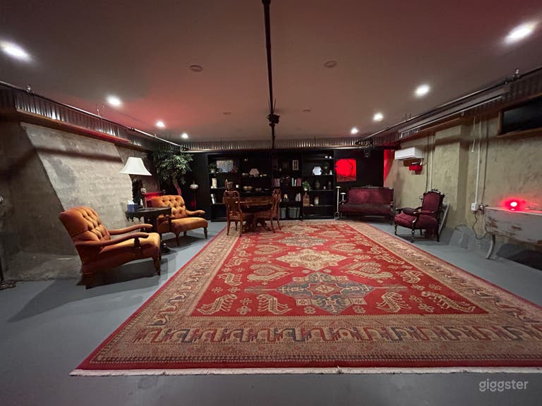  Savannah's Most Atmospheric Basement Space 