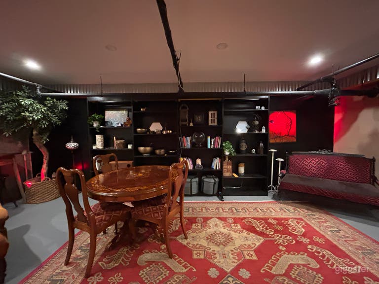  Savannah's Most Atmospheric Basement Space 