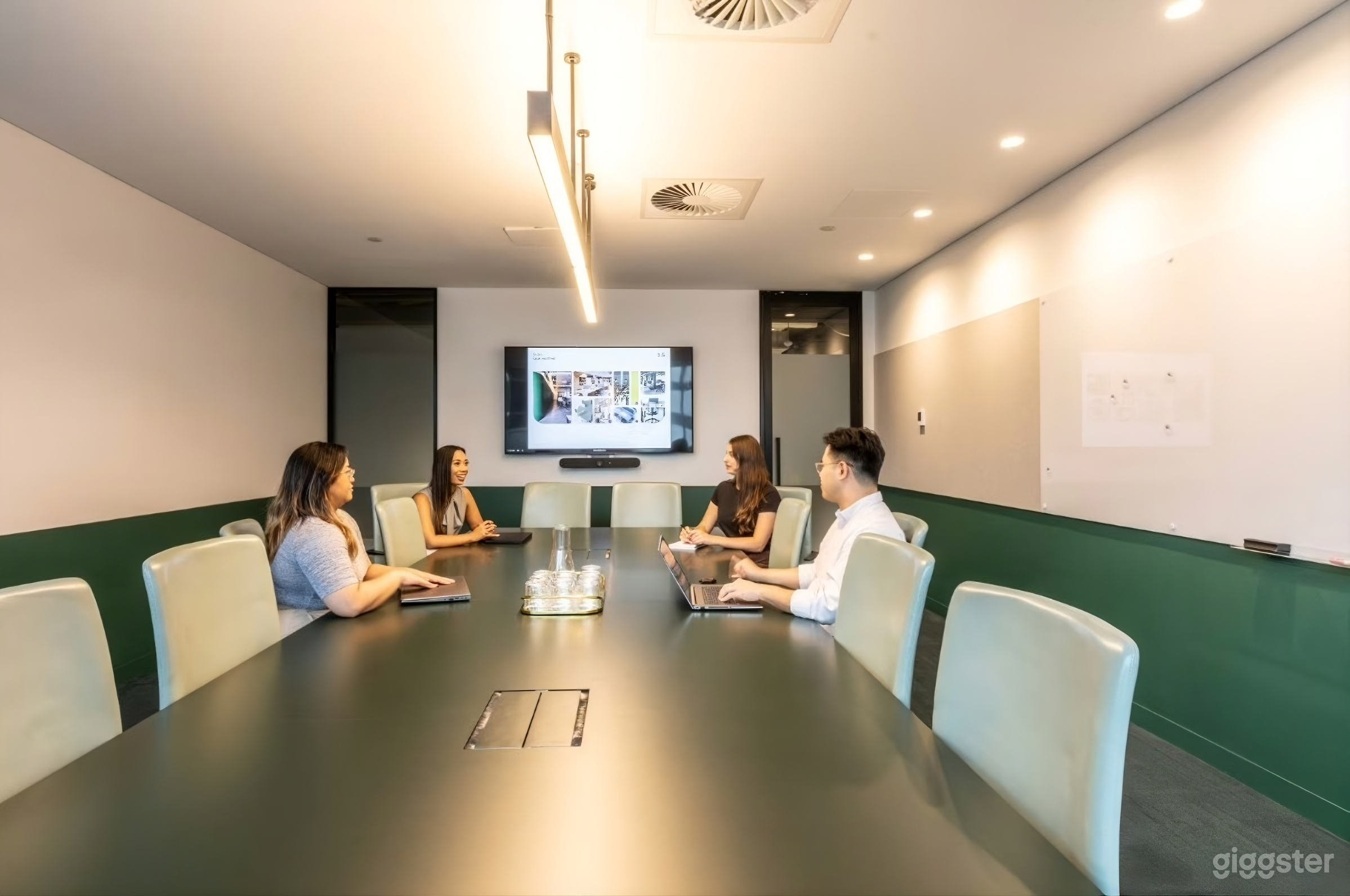Diamond Room | 14 Pax Boardroom Photo 3