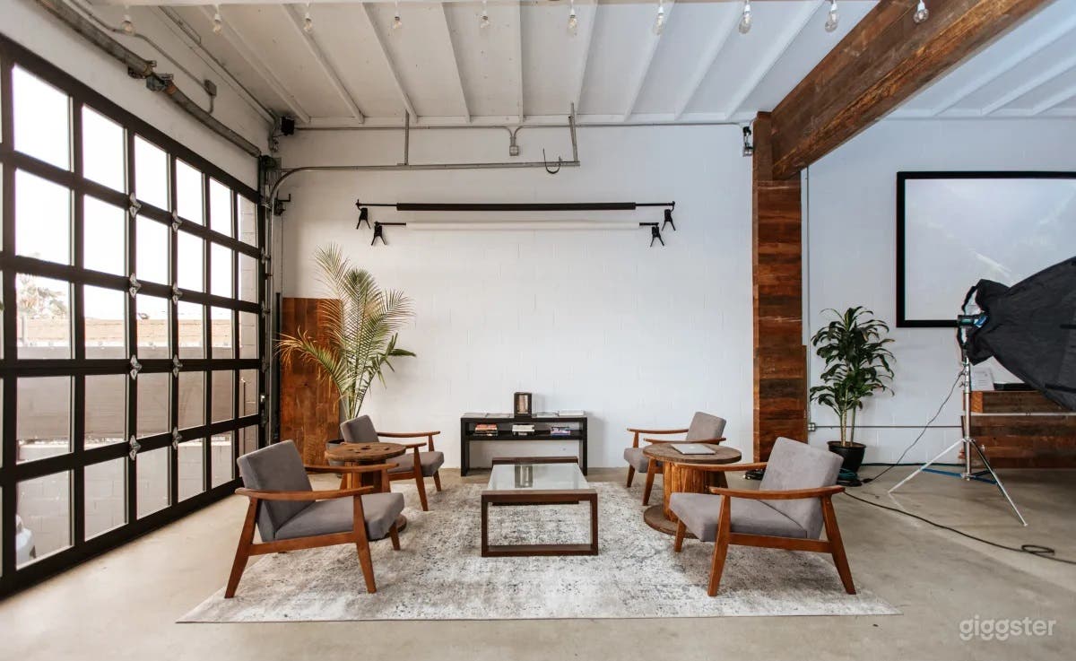 Studio Kitchen &amp; Open Creative Space | Film/Photo Photo 2