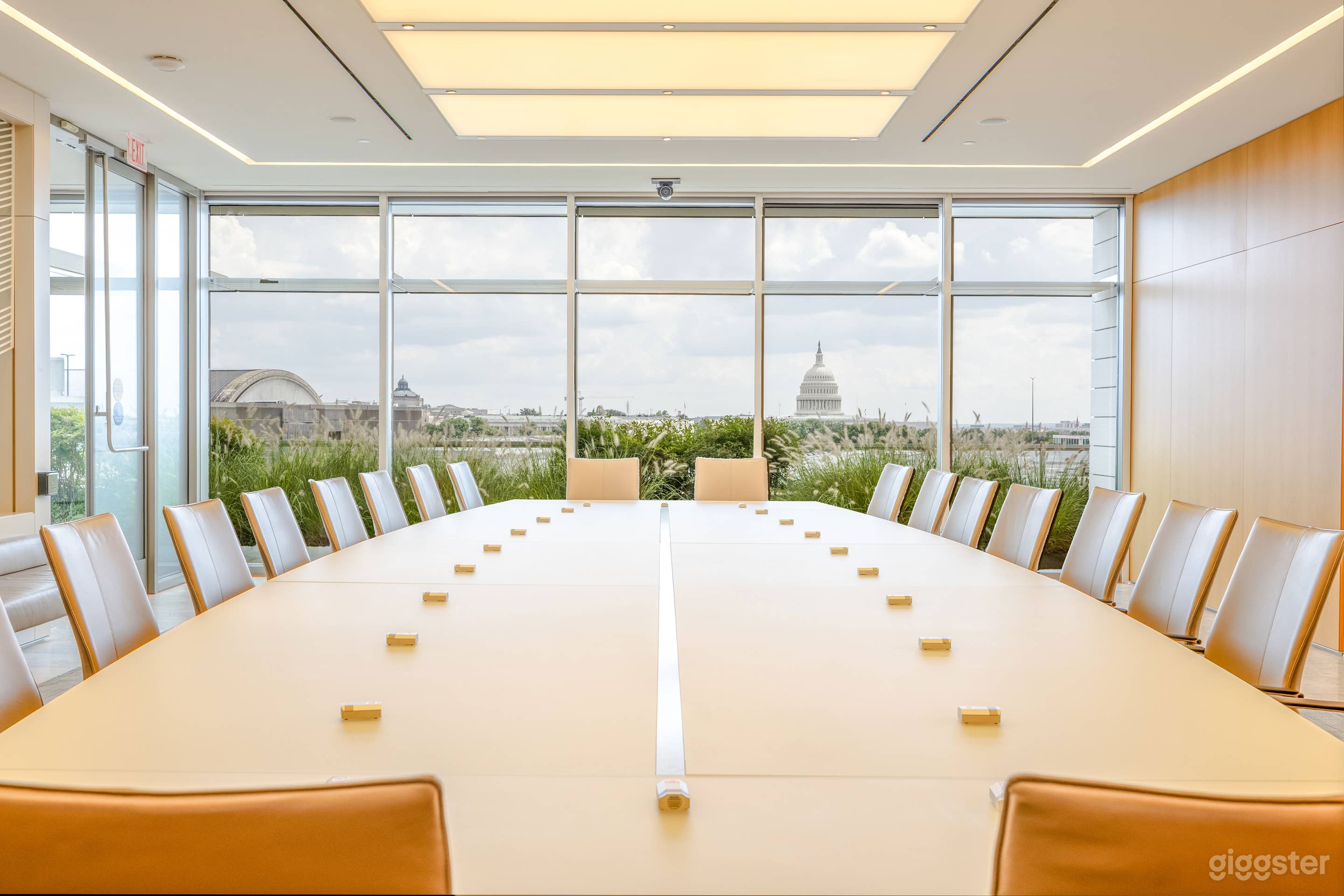 Summit Boardroom Photo 1