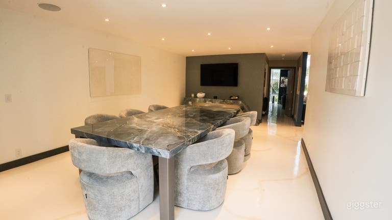  Luxurious and Modern Marina del Rey Penthouse 