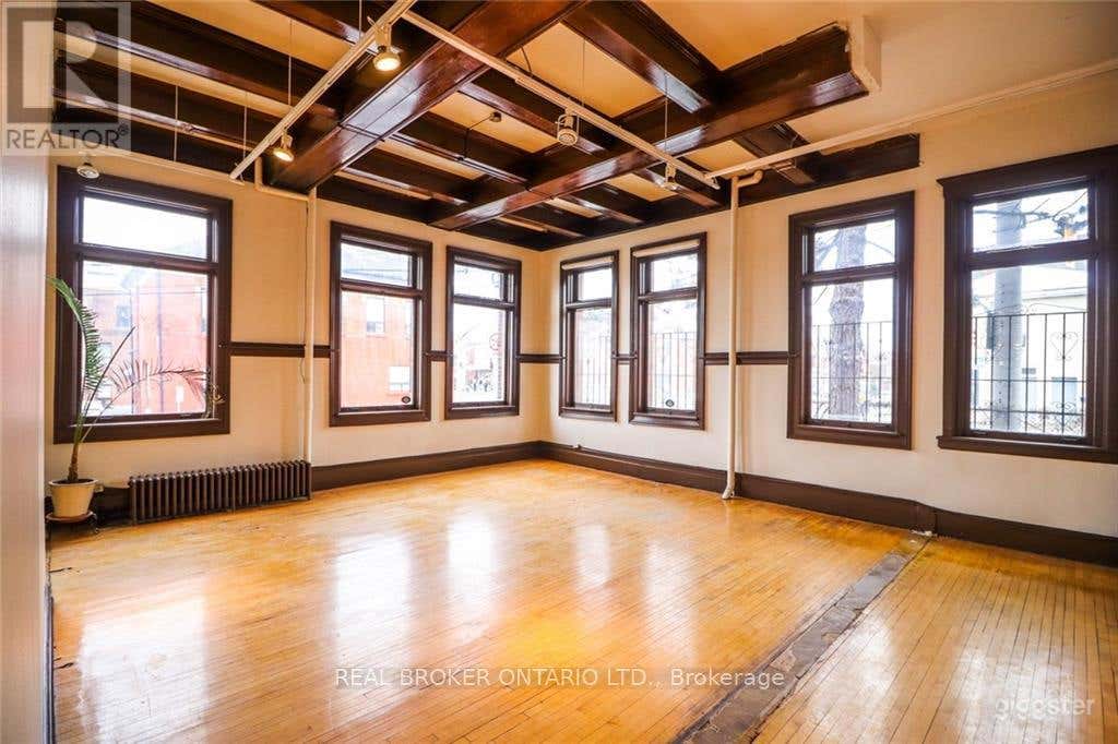 Charming Historic Studios Photo 3