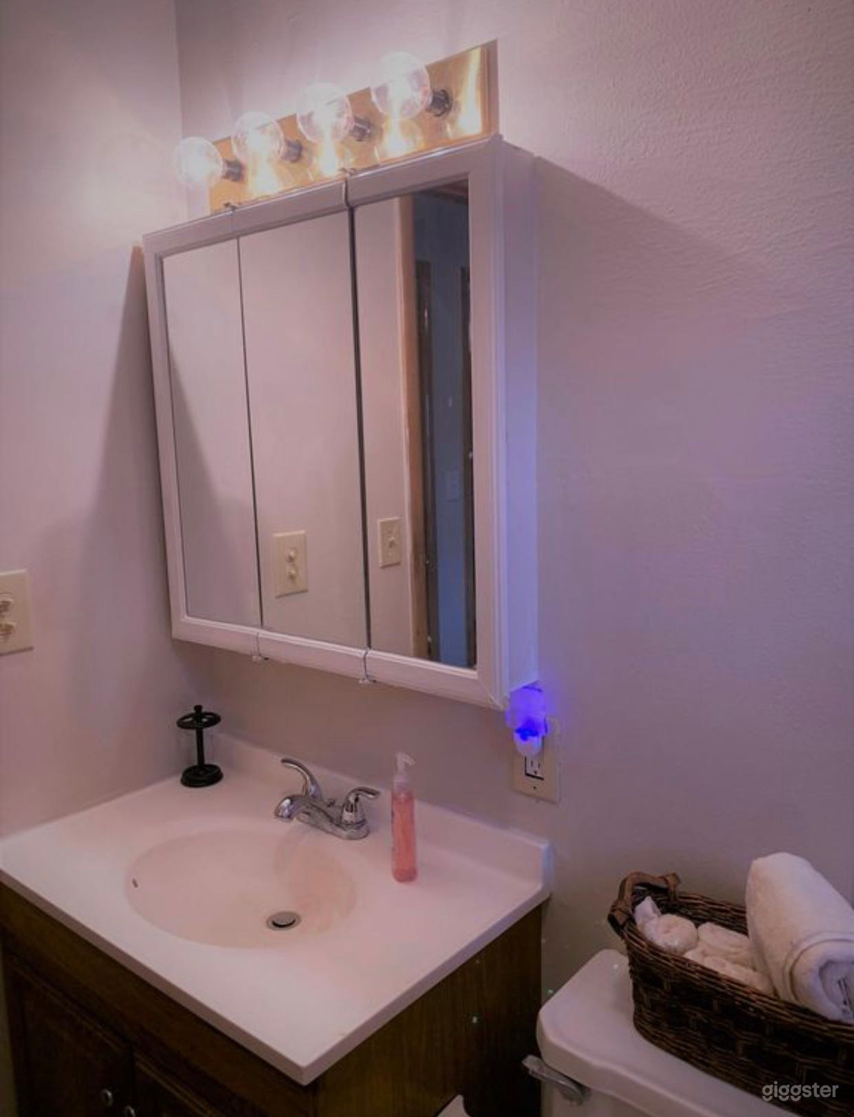 STUDIO ROOM FOR RENT Photo 3