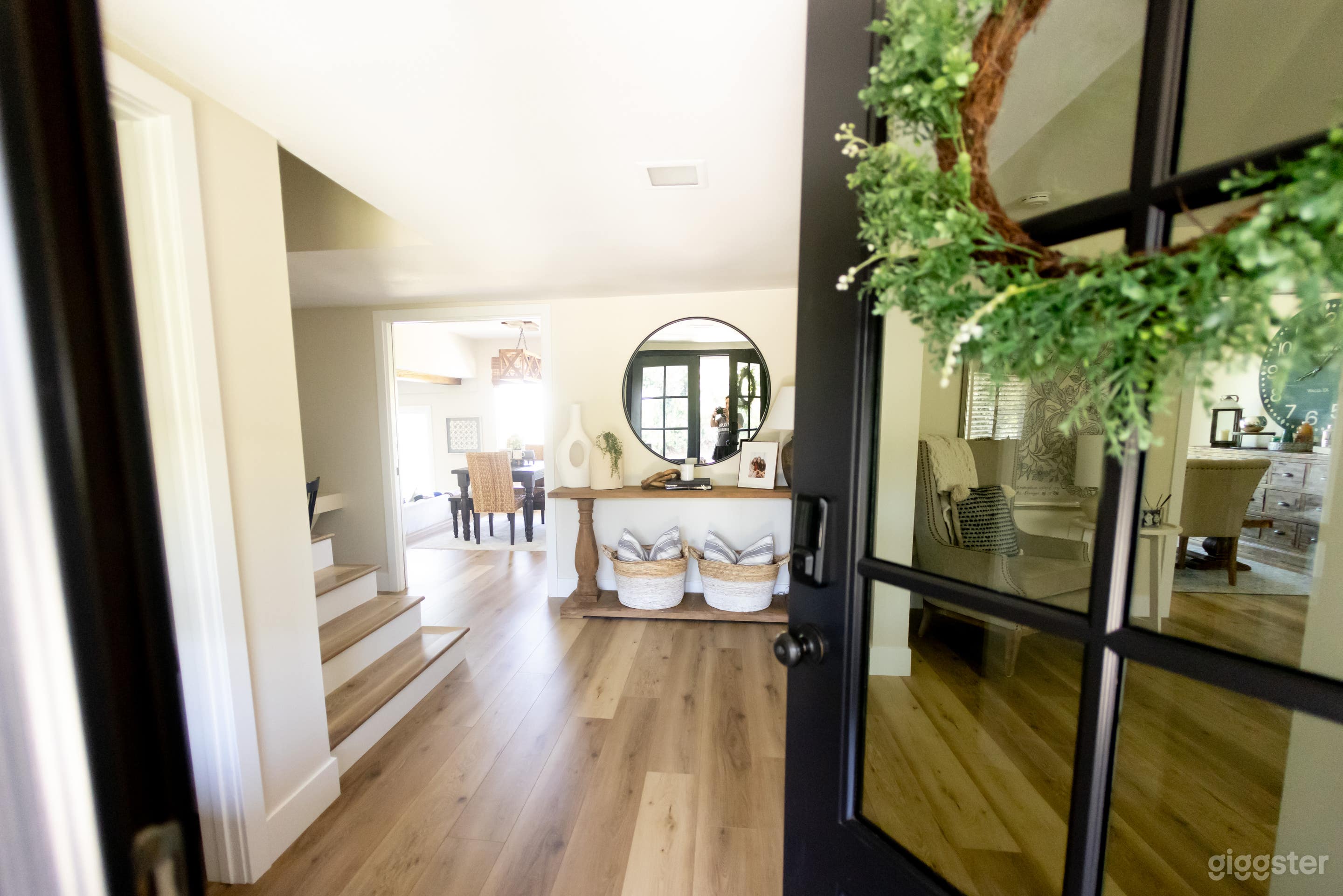 Bright and Fresh Home Photo 1