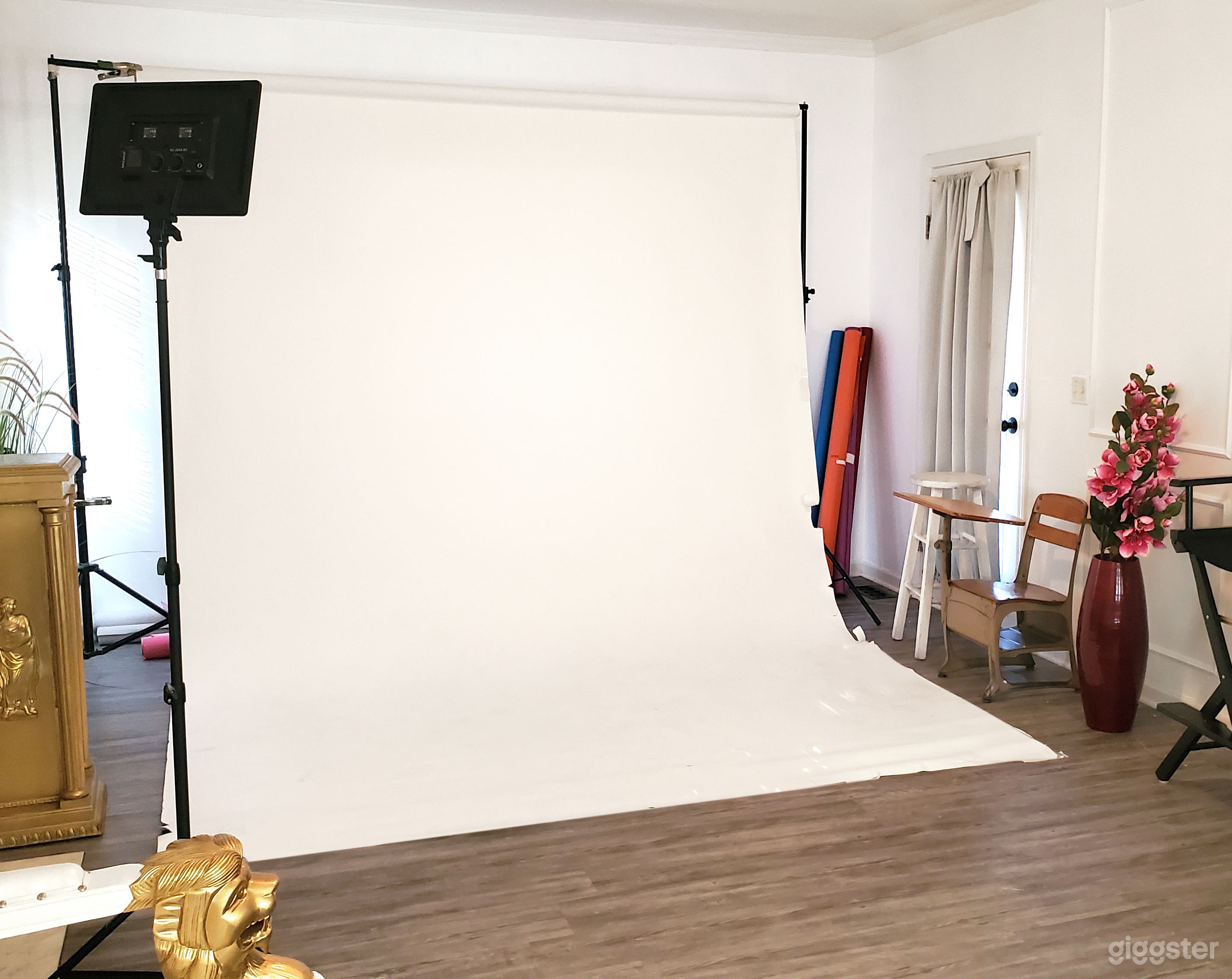 Columbia Prop House Photography Studio Photo 1