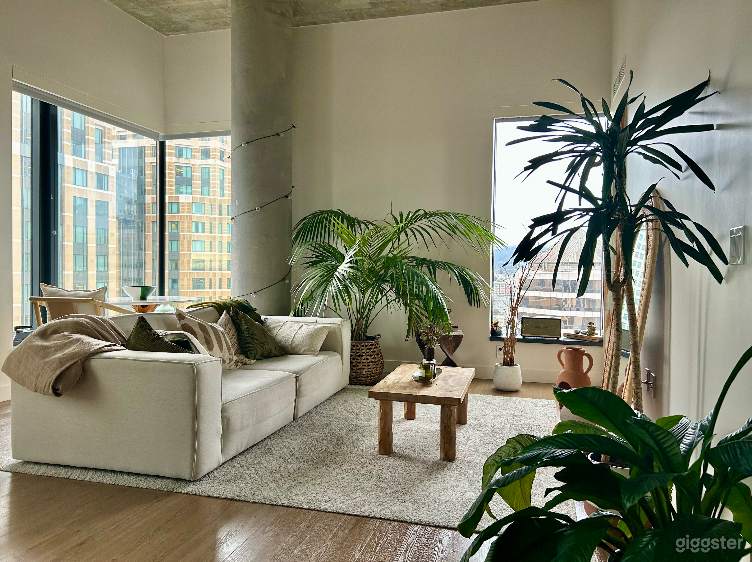Downtown Loft with Bay View Photo 2