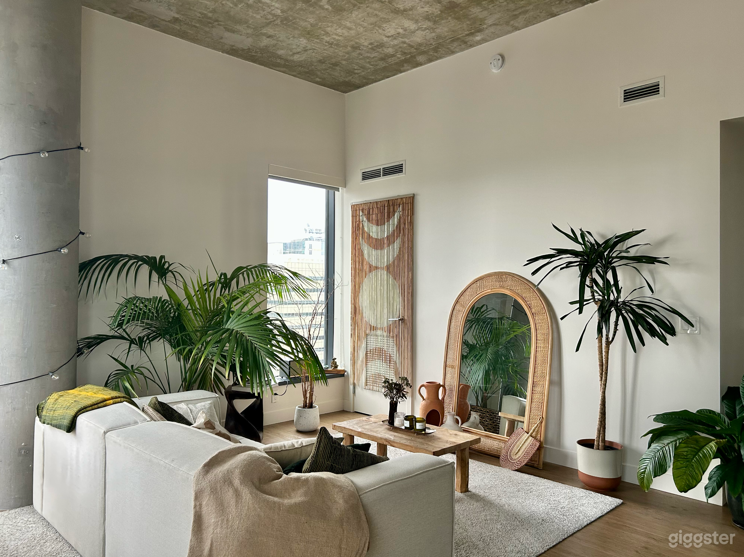 Downtown Loft with Bay View Photo 3